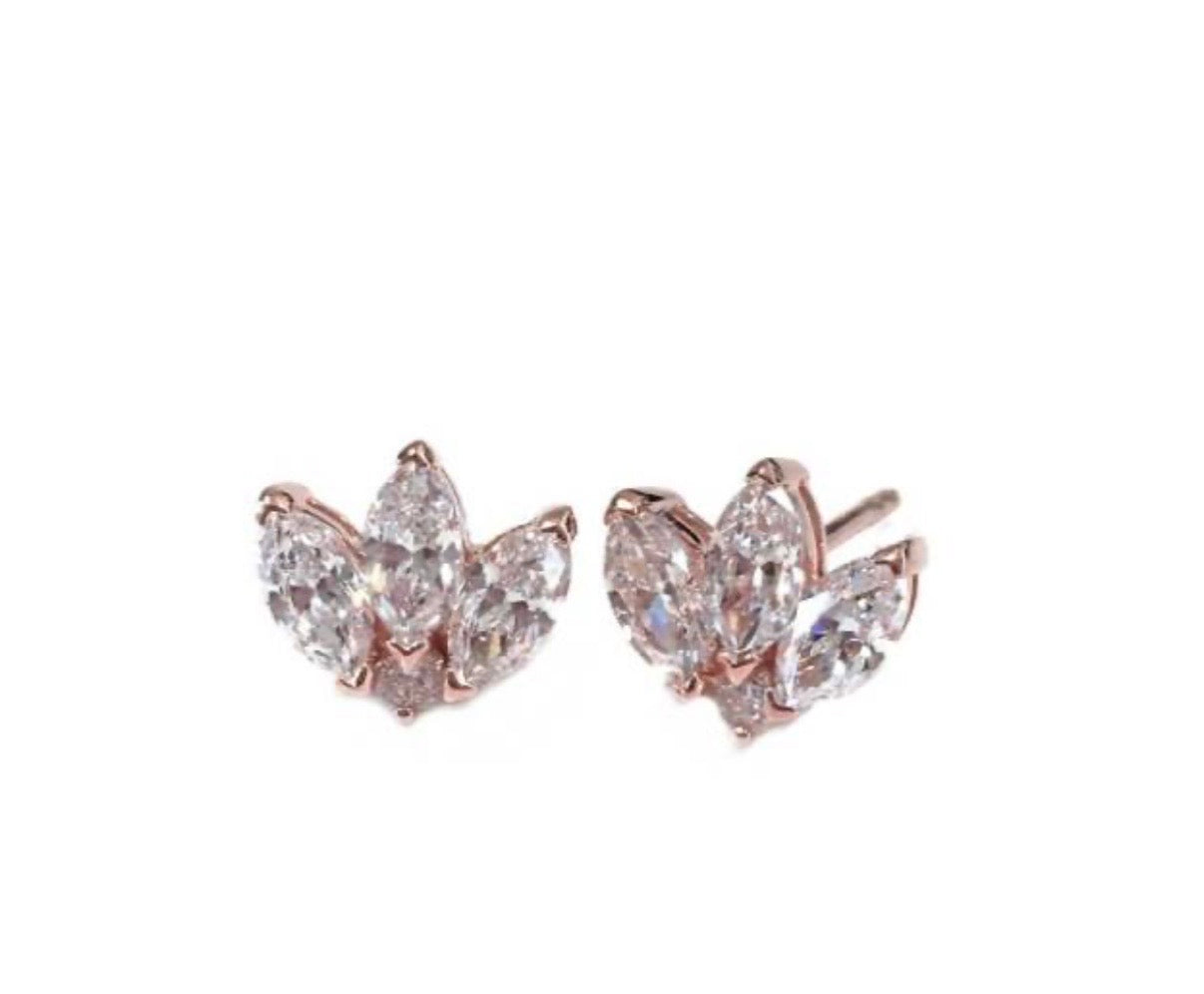 Earring Lotus Design Stud
